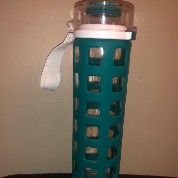 Ello Water Bottle - Picture 1 of 2